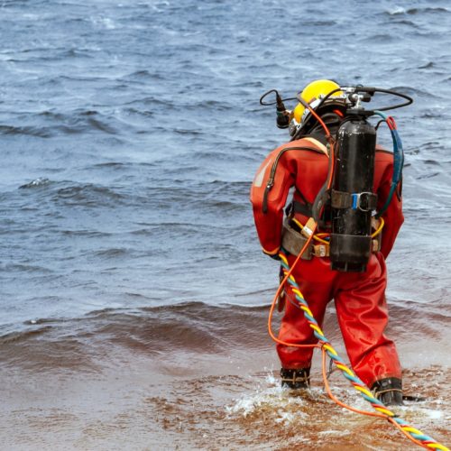 Commercial divers low res